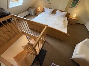 3 bedrooms, iron/ironing board, travel cot, free WiFi