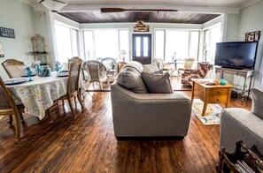 TV - Lakefront Cottage with Cozy Interior and Jacuzzi in Dresden, New York (Dresden)