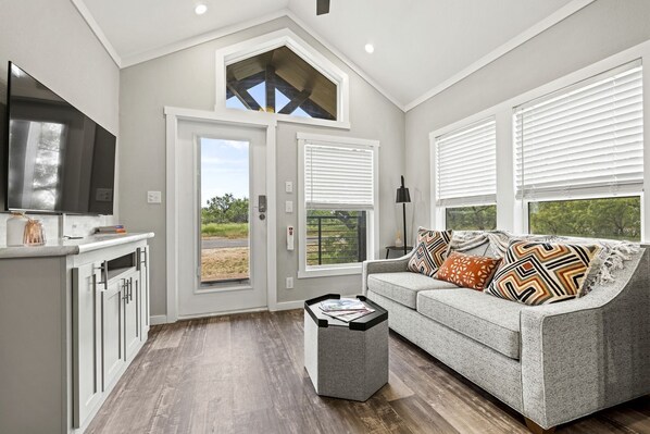 Living area - Picturesque Cabin with Outdoor Patio and Picnic Table in Texas (Fredericksburg)