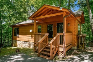 Exterior - Serene Wooden Cabin with Hot-Tub and Covered Porch in Sevierville, Tennessee (Sevierville)