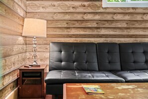 Interior - Tranquil Cabin Surrounded by Nature Perfect for Families with Hot-Tub in Sevierville, Tennessee (Gatlinburg)