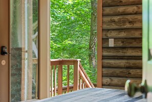 Interior - Tranquil Cabin Surrounded by Nature Perfect for Families with Hot-Tub in Sevierville, Tennessee (Gatlinburg)