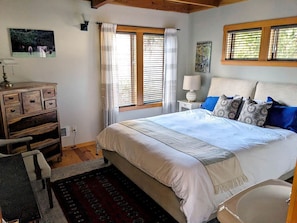 3 Schlafzimmer, Zimmersafe, Schreibtisch, Bügeleisen/Bügelbrett