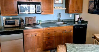 River Loft Cabin on Columbia in Skamokawa Valley, WA
