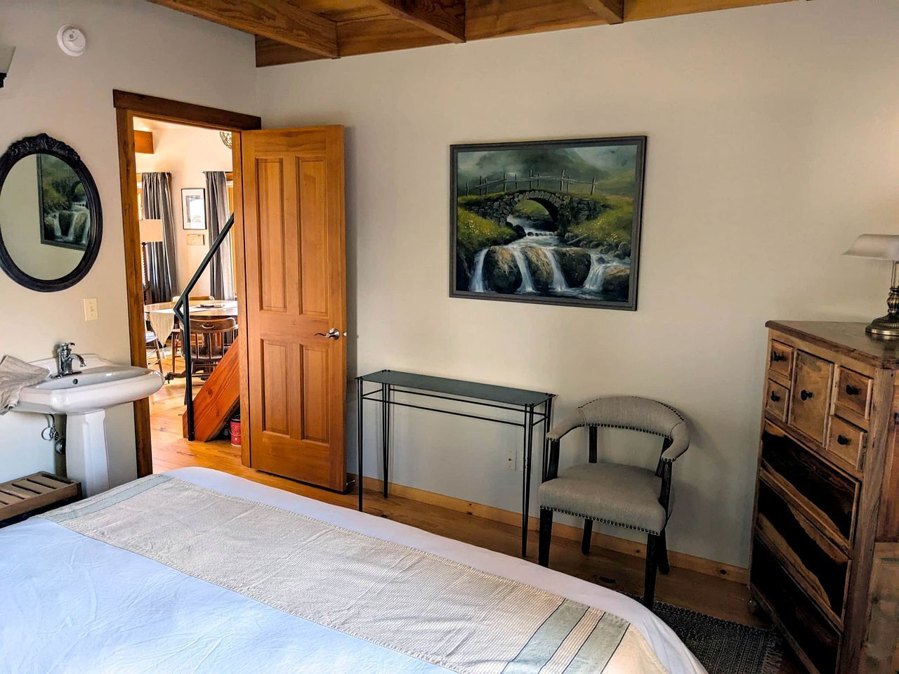 3 bedrooms, in-room safe, desk, iron/ironing board