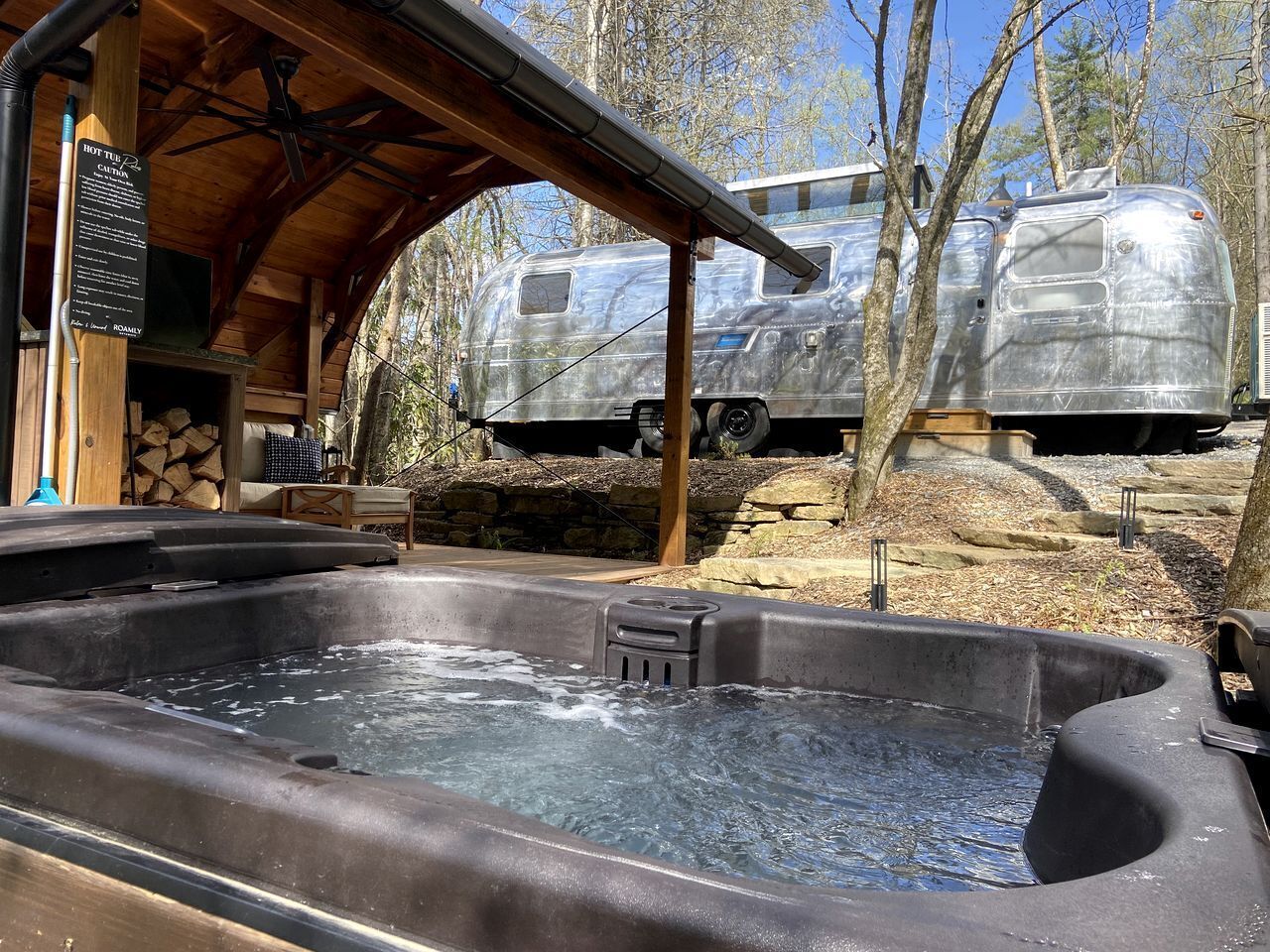 Outdoor spa tub