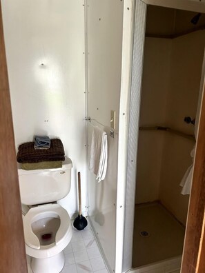 Bathroom - Cozy Cabin near Mount Rushmore National Memorial, Perfect for a Trip to South Dakota (Sturgis)