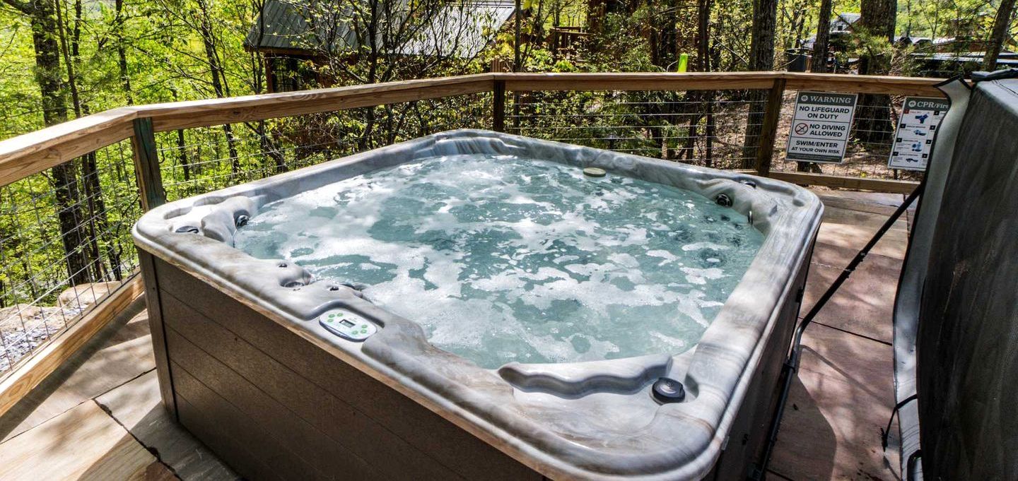 Outdoor spa tub