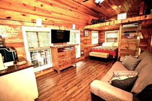 TV, DVD player, stereo - Lovely Cabin Accommodation for a Getaway near Lake Greeson in Murfreesboro, Arkansas (Murfreesboro)