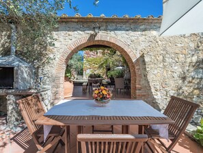 Outdoor dining - La Foresta by Interhome (Castellina in Chianti)