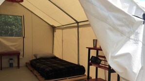 2 bedrooms, bed sheets