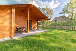 Outdoor dining - Vacation home "Huus Voss" in Kating for up to 6 people (Kating)