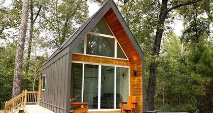 Fantastic Cozy Cabin with Hammock and Fire Pit in Montgomery, Texas