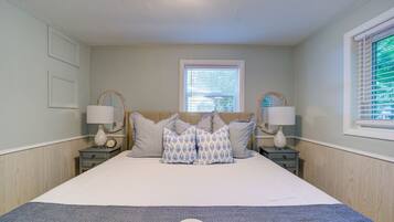 2 bedrooms, bed sheets