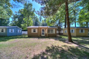 Exterior - Family Friendly Cabin Rental in Muskegon for Relaxing Getaways to Lake Michigan (Muskegon)