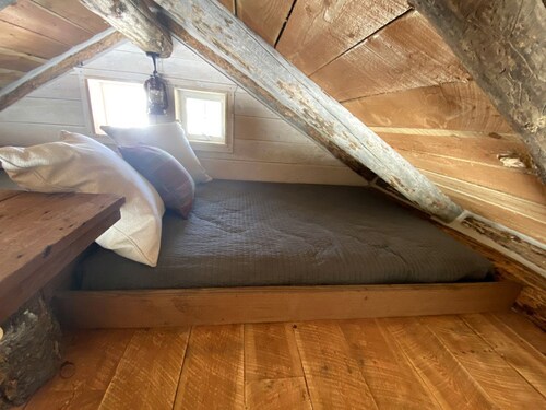 Trapper's Cabin on Firetower Ranch in Ennis, MT