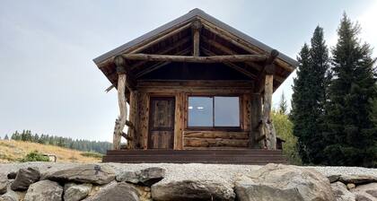 Trapper's Cabin on Firetower Ranch in Ennis, MT