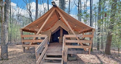Pet-Friendly Glamping Retreat: Safari Tent Getaway in Suches, Georgia
