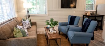 Cute Cabin Getaway to Lake Michigan - Perfect for Romantic Glamping Escapes in Muskegon