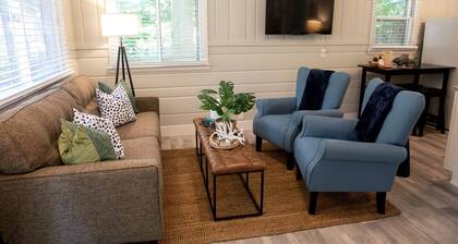 Cute Cabin Getaway to Lake Michigan - Perfect for Romantic Glamping Escapes in Muskegon