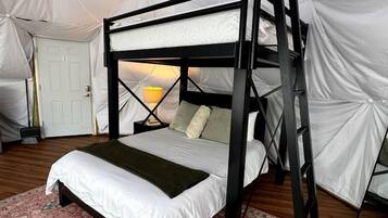 1 bedroom, bed sheets