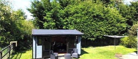 House, 5 Bedrooms, Accessible, Garden View | Terrace/patio