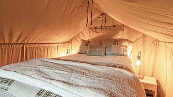 6 bedrooms, WiFi, bed sheets