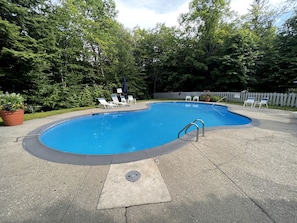 Pool - Spectacular Cottage with Swimming Pool and Foosball in Stratton, Vermont (Stratton)