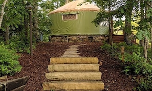Property grounds - Appalachian Glamping in this Lovely Yurt Rental for Three in North Carolina (Bryson City)