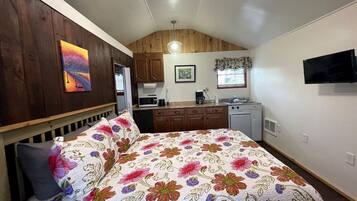 1 bedroom, desk, WiFi, bed sheets