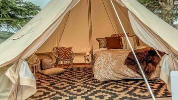 1 bedroom, desk, iron/ironing board, travel cot
