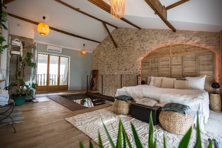 Tabla de planchar con plancha y wifi gratis . Domaine de Beaufort