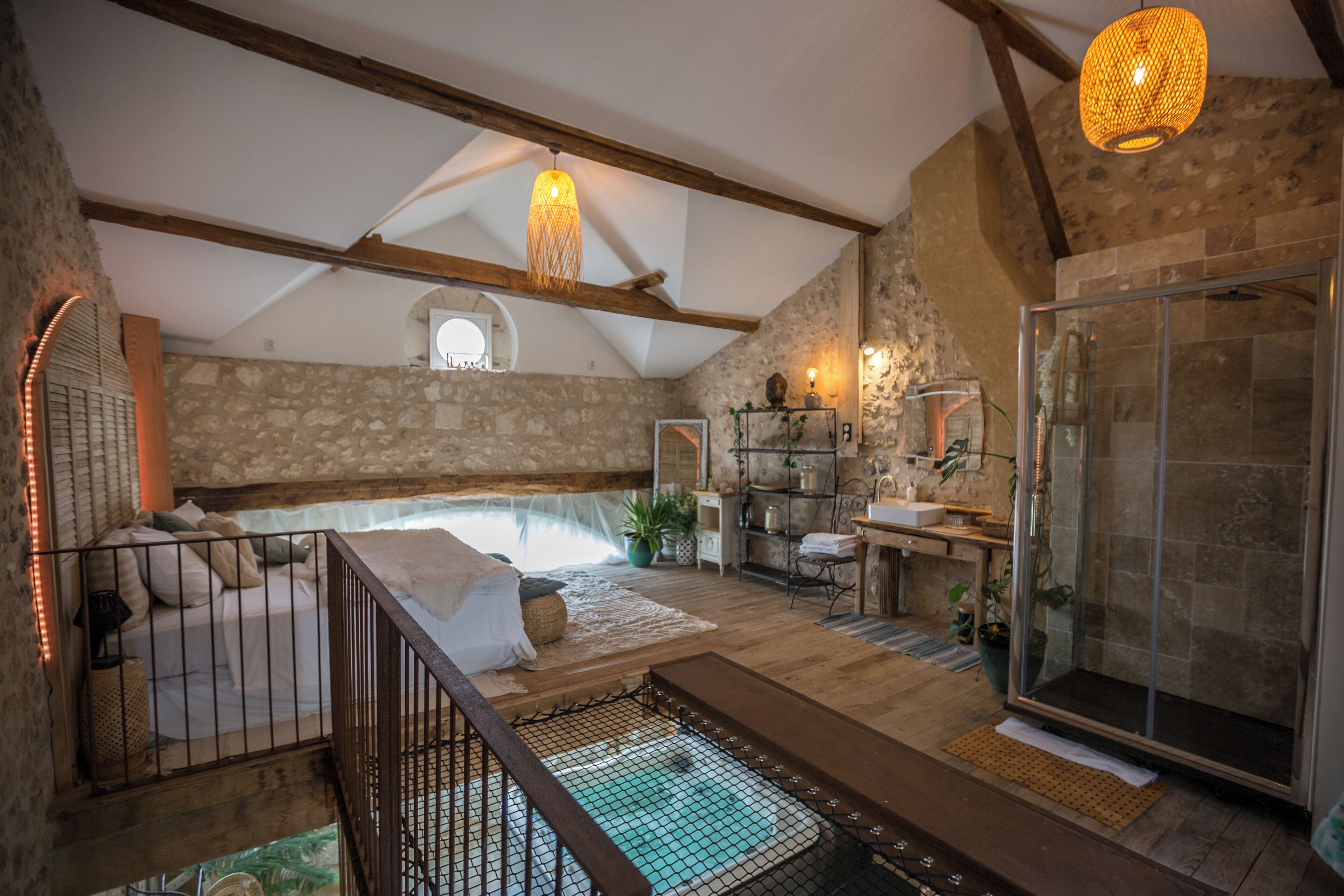 Iron/ironing board, free WiFi