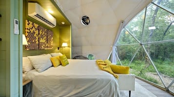 1 bedroom, desk, WiFi, bed sheets