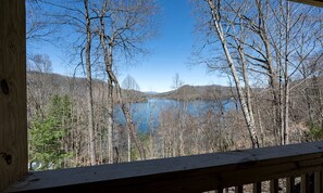 Interior - Cabin Rental for Amazing Family Holidays with Private Deck on Lake Nantahala, North Carolina (Topton)