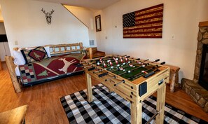 Games room - Cabin Rental for Amazing Family Holidays with Private Deck on Lake Nantahala, North Carolina (Topton)