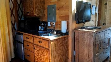 Cafetera/tetera, refrigerador, microondas, tostadora