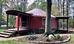 Exterior - Cozy Yurt with Great Forest Views in Bryson City, North Carolina (Bryson City)