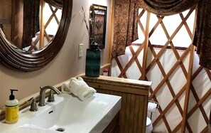 Bathroom - Cozy Yurt with Great Forest Views in Bryson City, North Carolina (Bryson City)