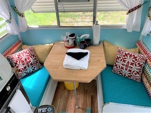 Interior - Cute Vintage Caravan on a Wonderful Glampground near Bryson City, North Carolina (Bryson City)
