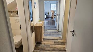 Dusche, Haartrockner, Handtücher