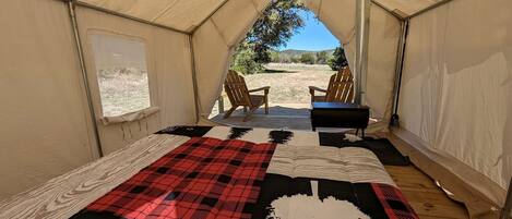 1 bedroom, bed sheets