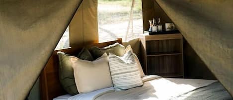 1 bedroom, bed sheets