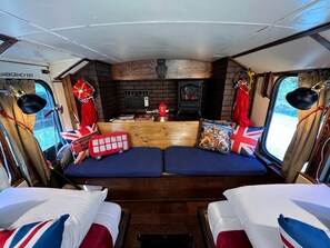 Room - Feel Like Royalty in this Luxurious London Bus near Bryson City, North Carolina (Bryson City)