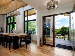 Dining - Gorgeous Secluded Vacation Rental in Transylvania County, North Carolina (Transylvania County)