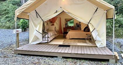 Glamorous Safari Tent on Fantastic Glampground near Bryson City, North Carolina