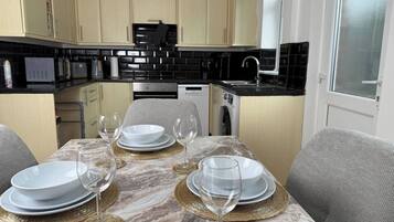 Huis, 3 slaapkamers, uitzicht op tuin | Interieur