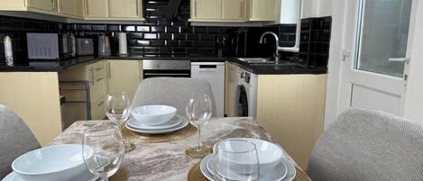 House, 3 Bedrooms, Garden View | Interior