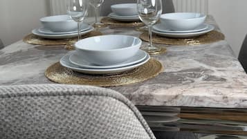 House, 3 Bedrooms, Garden View | Dining