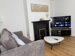 House, 3 Bedrooms, Garden View | Living room